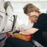 乳児と幼児を連れて飛行機に乗る際の準備＆気をつけたことを紹介